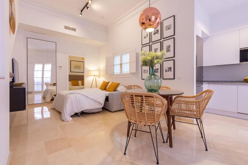 Mumu Luxury Suite Lirio เซบีญา ภายนอก รูปภาพ