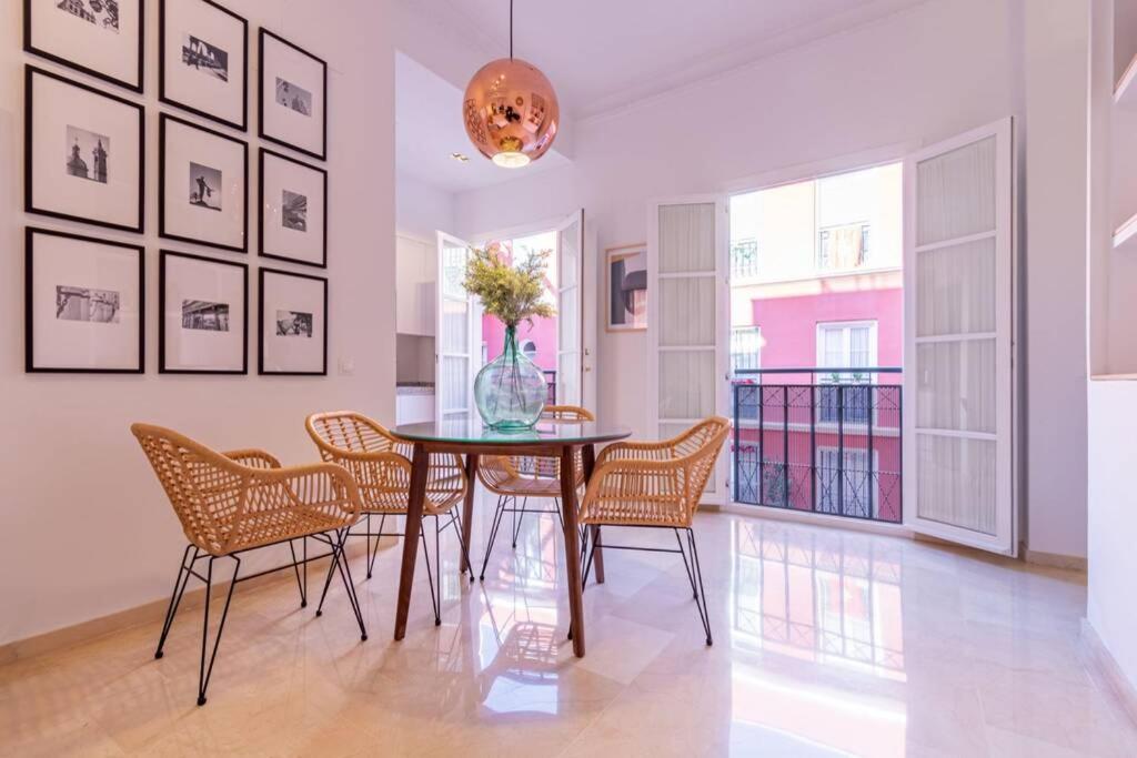 Mumu Luxury Suite Lirio เซบีญา ภายนอก รูปภาพ