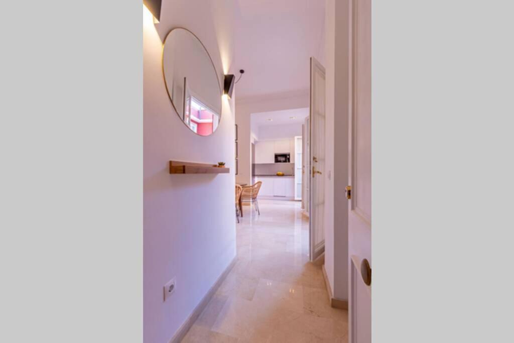 Mumu Luxury Suite Lirio เซบีญา ภายนอก รูปภาพ