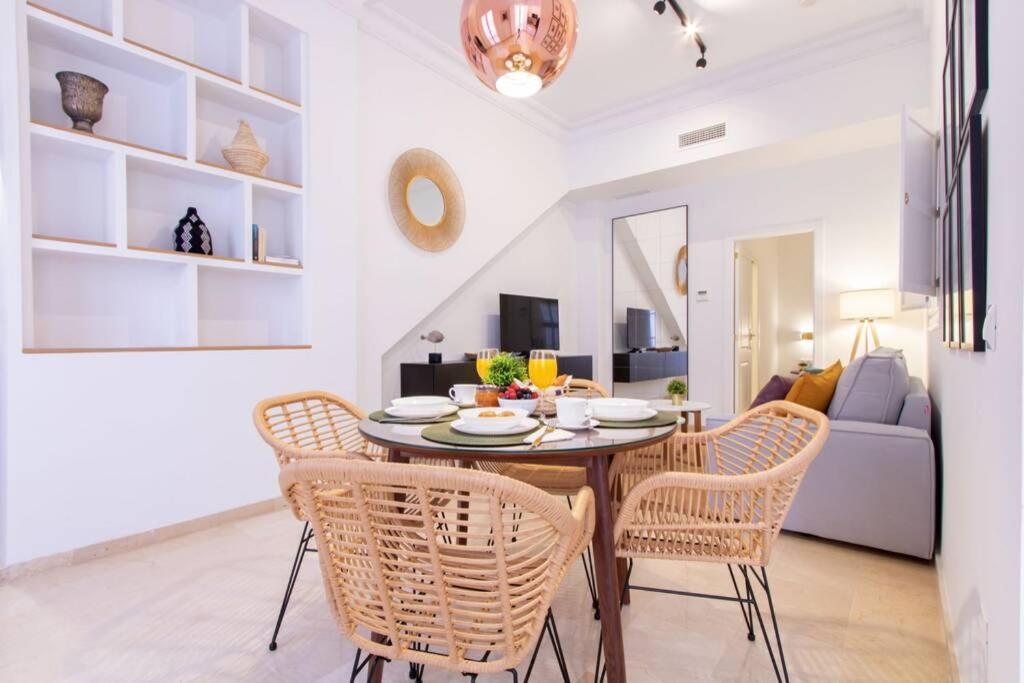 Mumu Luxury Suite Lirio เซบีญา ภายนอก รูปภาพ