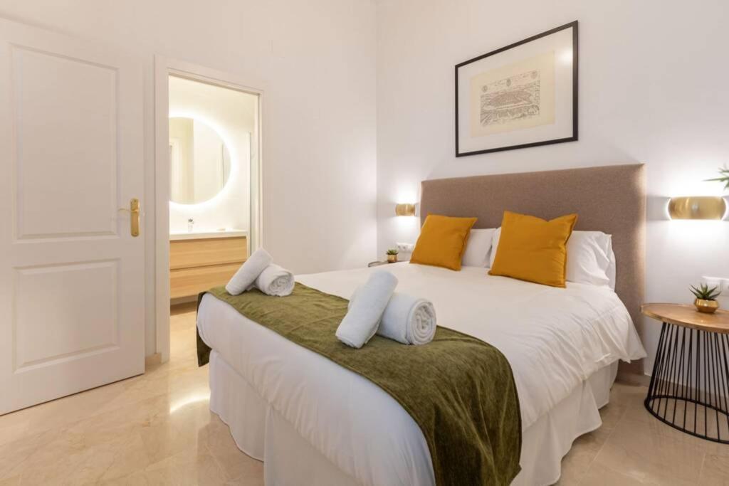 Mumu Luxury Suite Lirio เซบีญา ภายนอก รูปภาพ
