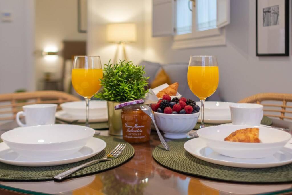 Mumu Luxury Suite Lirio เซบีญา ภายนอก รูปภาพ