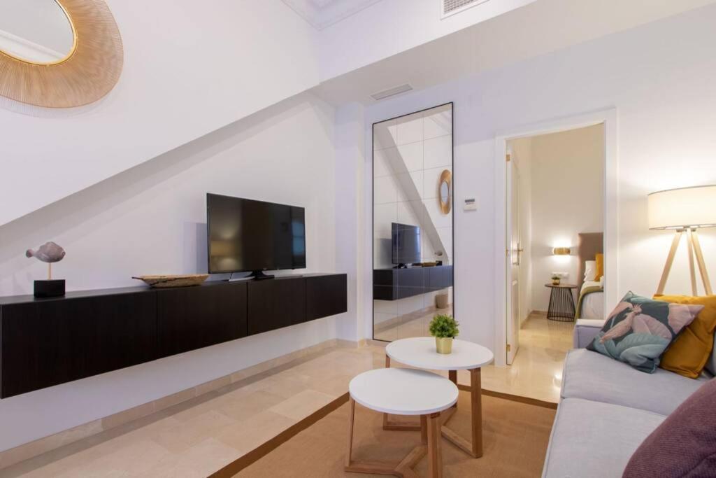 Mumu Luxury Suite Lirio เซบีญา ภายนอก รูปภาพ
