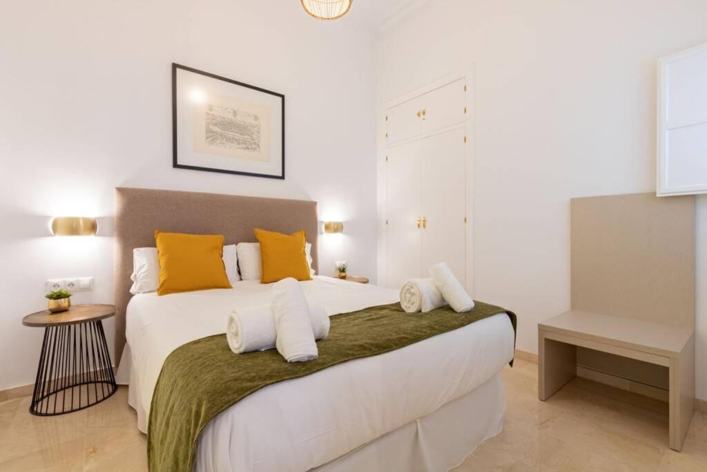 Mumu Luxury Suite Lirio เซบีญา ภายนอก รูปภาพ