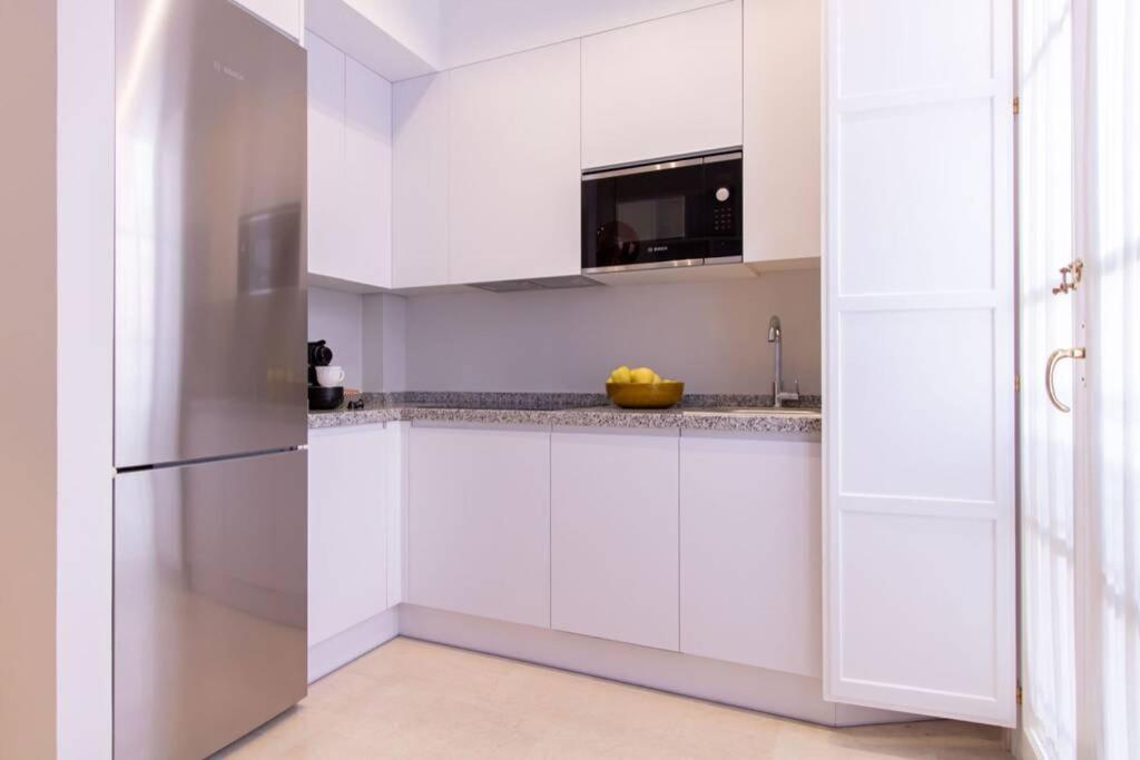 Mumu Luxury Suite Lirio เซบีญา ภายนอก รูปภาพ